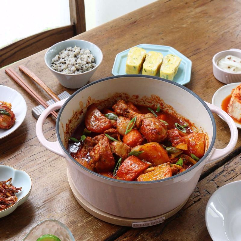 마지막에 약간의 소금을 가감해서 간을 맞추고, 따뜻할 때 맛있게 즐겨주세요.