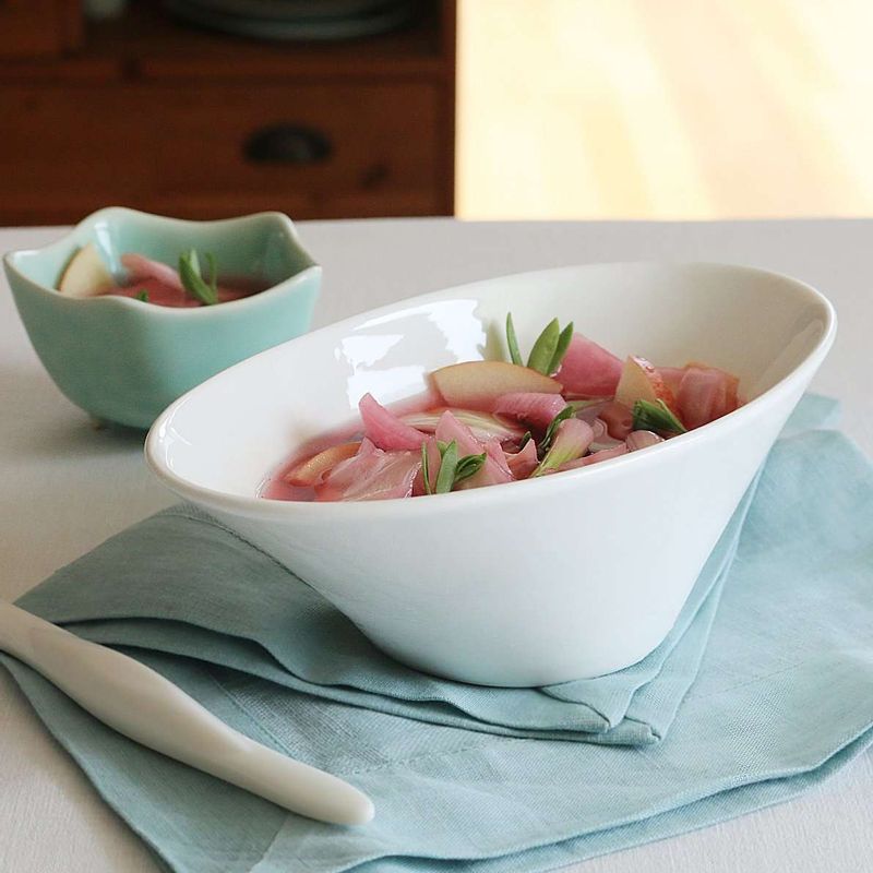 TIP. 냉장 보관하고 먹기 직전에 돌나물과 사과를 썰어 곁들여주세요.