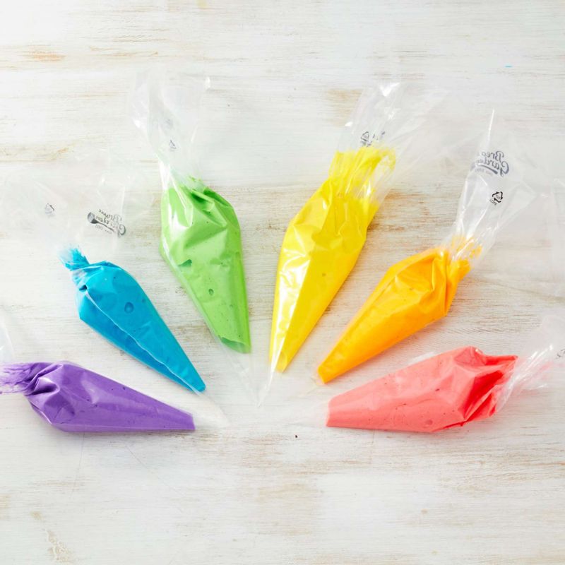 완성된 반죽은 짤주머니에 담아주세요.