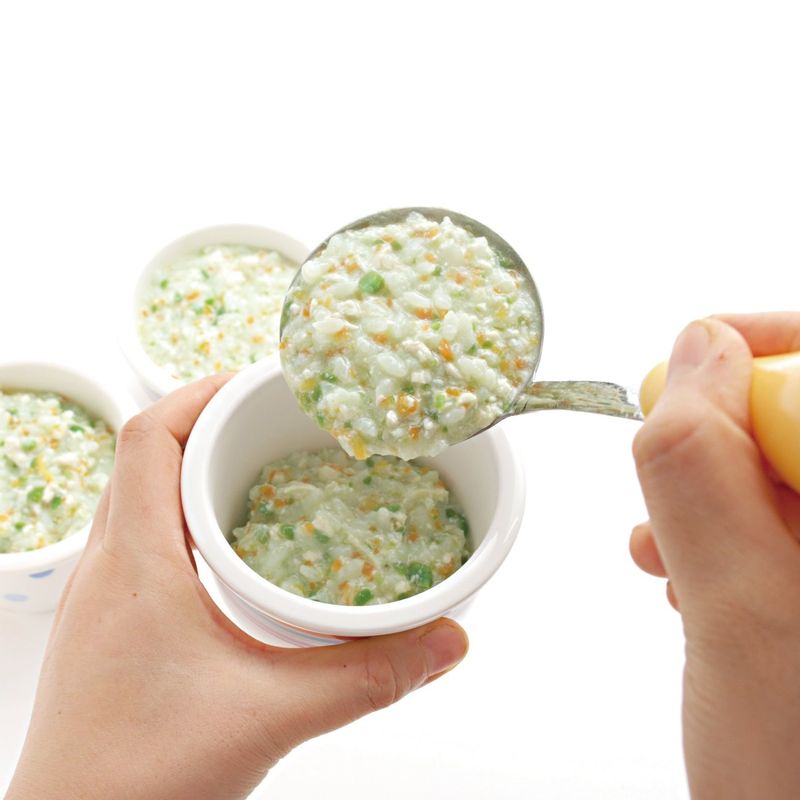 알맞게 식으면 한 끼 먹을 분량씩 담아서 바로 냉장보관하세요.