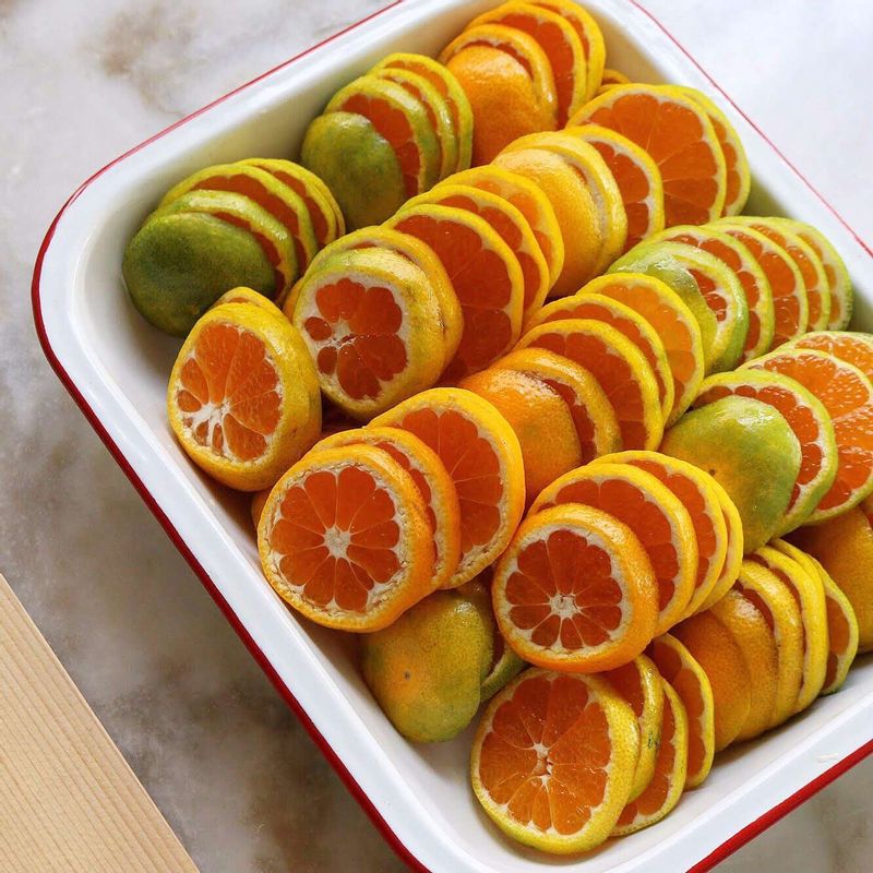 귤은 도톰하게 슬라이스 해주세요.