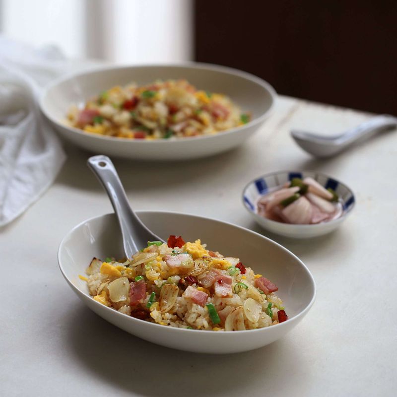 그릇에 담고 따뜻할 때 맛있게 즐겨주세요.