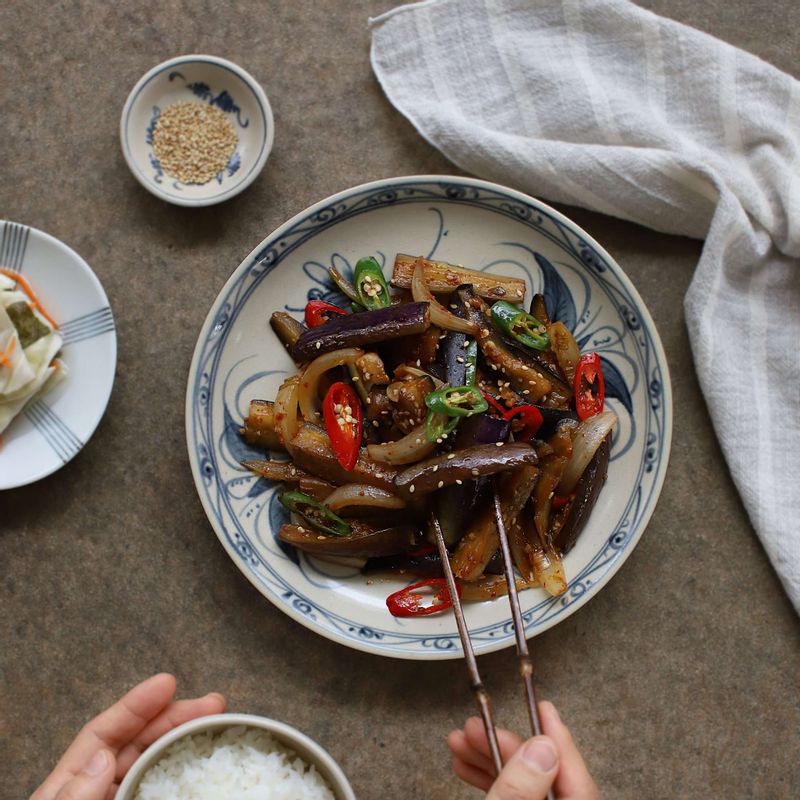 알맞은 그릇에 담아 맛있게 즐겨주세요.