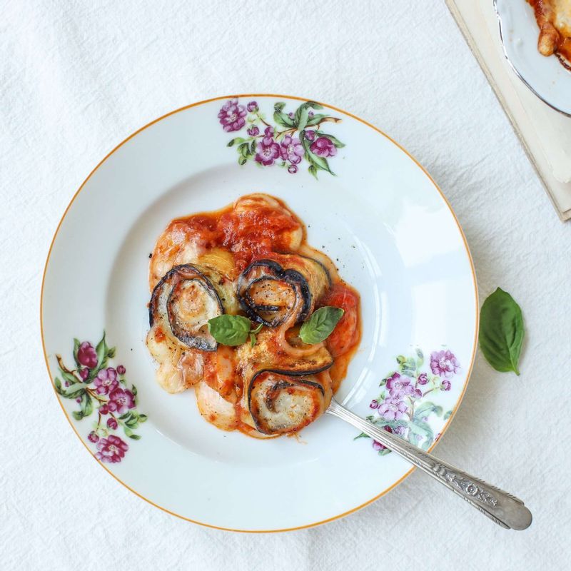 완성된 가지그라탕을 따뜻할 때 즐겨주세요.