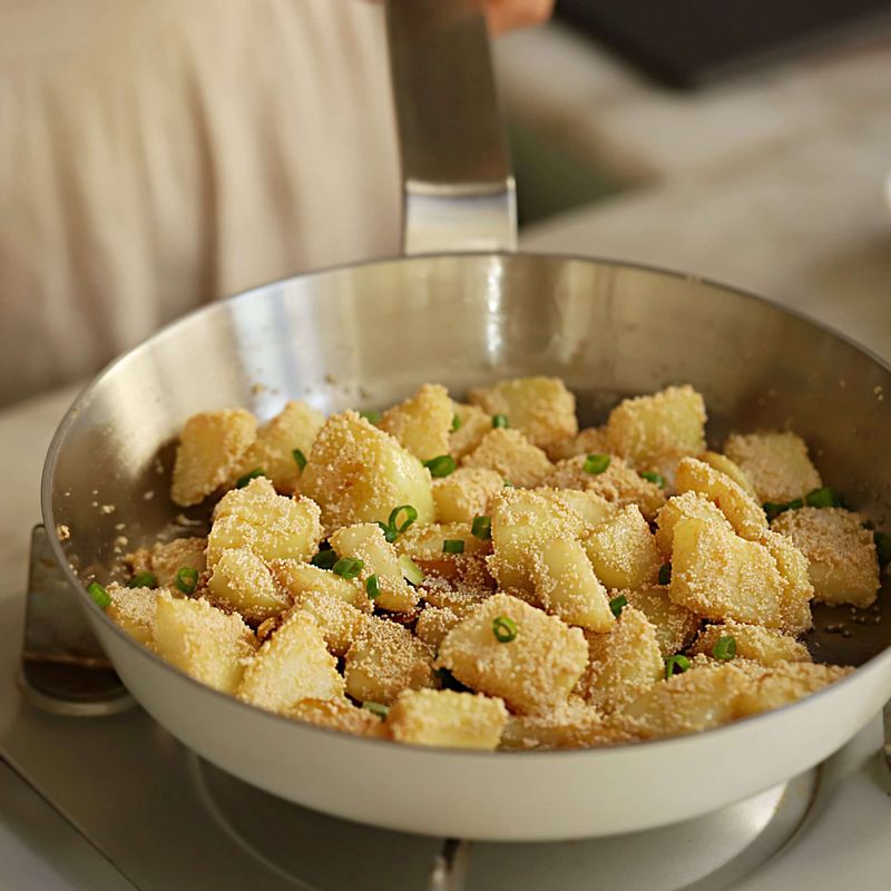 실파를 뿌려 맛있게 즐겨주세요.