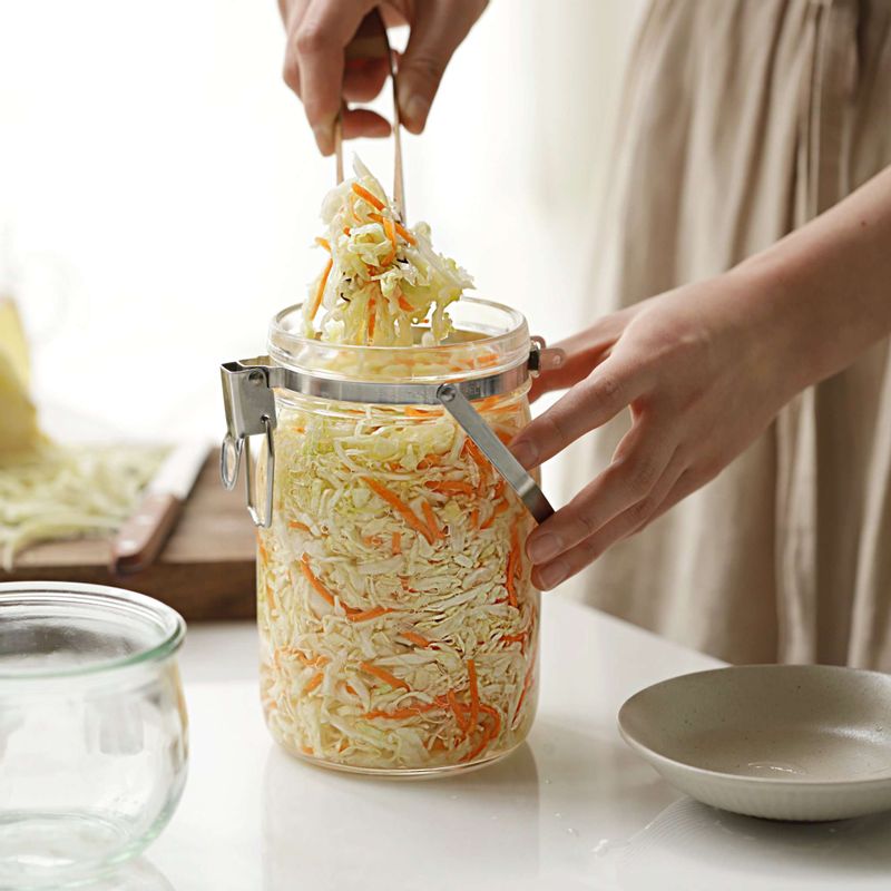 서늘한 실온에서 공기를 차단하고 5일 정도 숙성 시킨 후 냉장고에 넣어 보관해주세요.