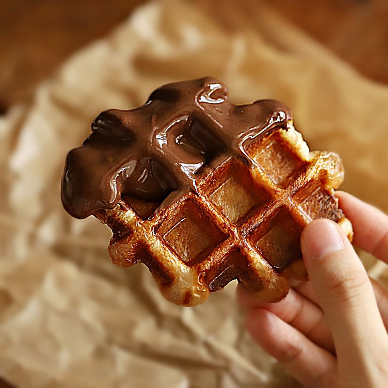 따뜻하게 녹인 누텔라와 곁들여 맛있게 즐겨주세요.