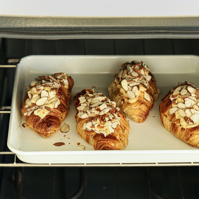 180도 예열된 오븐에 15~20분 정도 구워주세요.