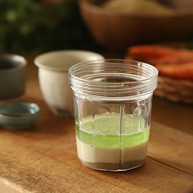 블렌더에 모든재료를 넣고 20초간 갈아주세요.
(tip. 완성된 비건마요네즈는 밀폐 용기에 담아 냉장 보관이 가능해요. 여러가지 요리에 곁들여 즐겨주세요.)
(tip. 보존제가 들어있지 않기때문에 가급적 빨리 먹는 것이 좋아요)
냉장 보관하며 한달 이내로 사용해 주세요.