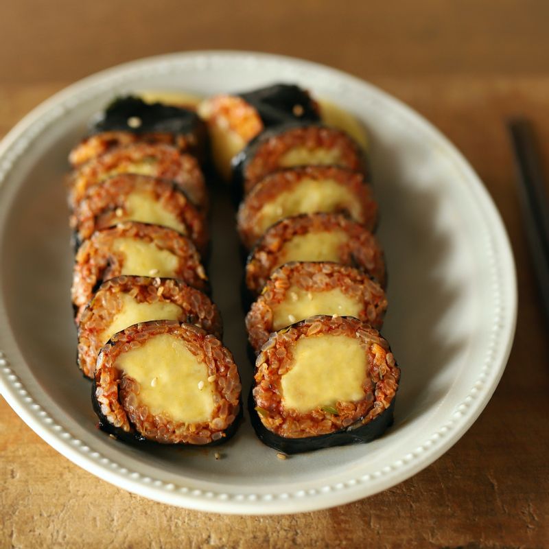 접시에 담아 맛있게 즐겨주세요.