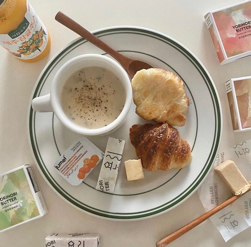 요리노리 메이플 시나몬 버터는 빵이랑 잘 어울려요🧈🥐  #홈브런치 #버터 #빵 #버터스프레드 #요리노리 #홈카페 #홈디저트