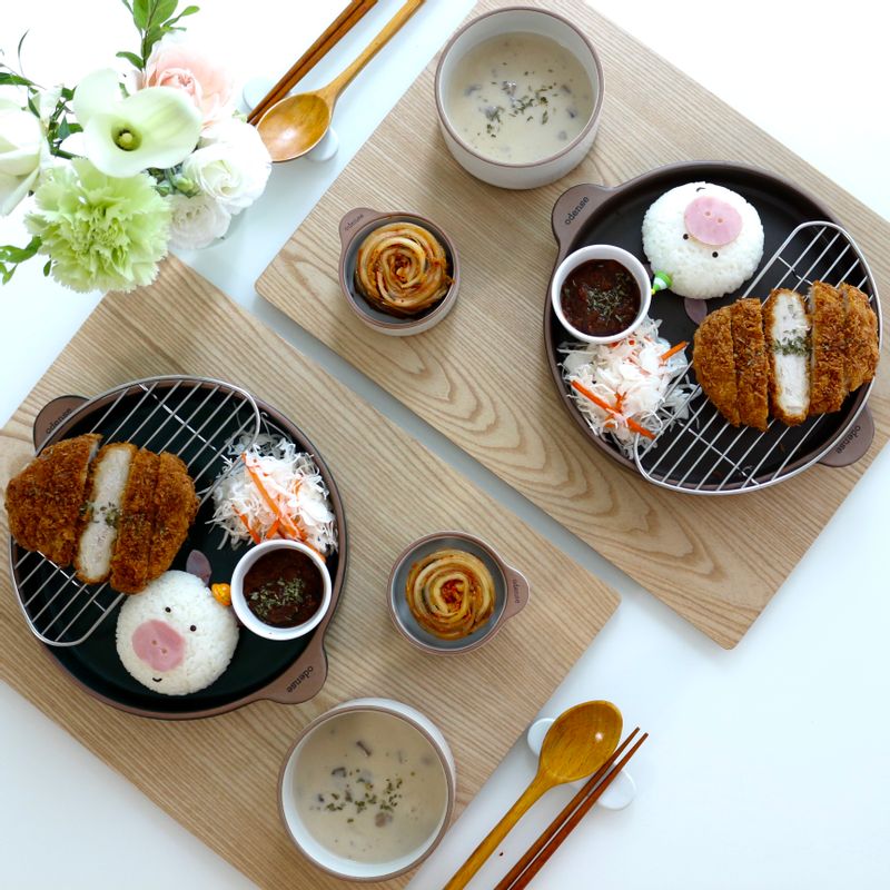 돈까스 유목민은 이제 그만 이지잇으로 정착했어요 15mm 투툼한 통등심 정식 오늘은 돼지2인밥상 ♡ #돈까스 #양송이스프 #등심돈까스 #에어프라이어용돈까스 #돈까스정식