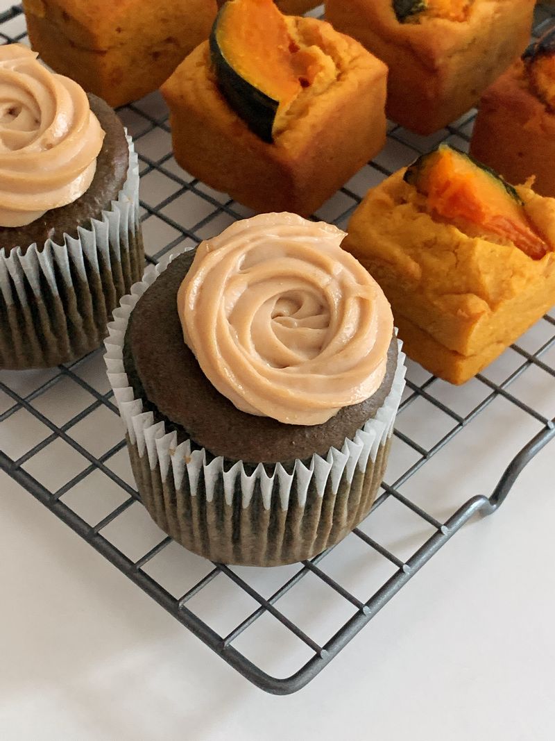 비건쑥머핀 / 레시피를보고 응용해서 비건 쑥인절미머핀으로 만들어보았어요 ◡̈ #홈베이킹 #비건베이킹 #쑥머핀 #비건머핀 #비건빵 #인절미머핀 #머핀