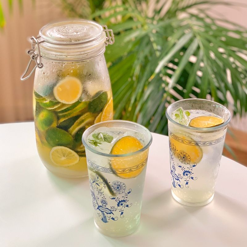 "레몬보다 비타민 C가 많다는 청귤로 청을 담았어요. 탄산수에 넣어 먹으니 상큼달콤한 맛 덕분에 기분이 좋아지네요〰️ 🙂" #청귤청 #과일청 #풋귤청 #청귤에이드 #홈카페