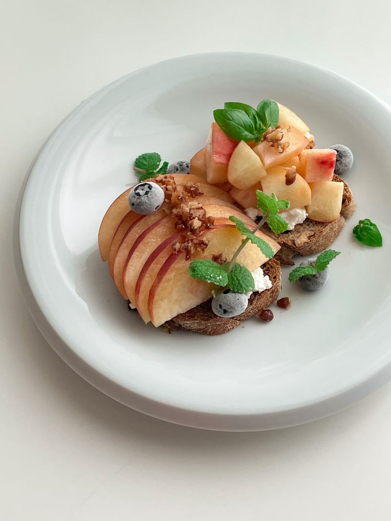 여러분 9월엔 블루베리가 제철입니다 타임지가 선정한 수퍼푸드 많이 먹고 젊음을 유지해요~ #제철디저트 #오픈샌드위치 #블루베리 #제철과일 #홈브런치 #블루베리샌드위치 #홈카페 #샌드위치