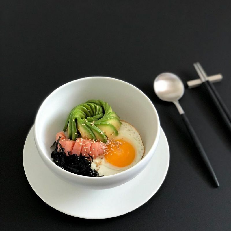 🥑
아보카도를 5개나 샀는데
익어가는 속도가 먹는 속도보다 빨라서 마음이 급해진다😂
일단 아보카도 명란 비빔밥으로 하나 처리 ✔️ #명란아보카도비빔밥 #아보카도명란비빔밥 #소라홈쿡 #아보카도요리