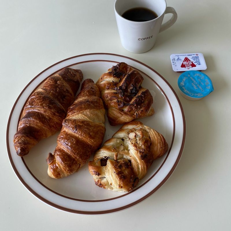 맛있게 잘 먹었습니다 :)  #크로와상 #이지잇냉동생지 #에어프라이어생지