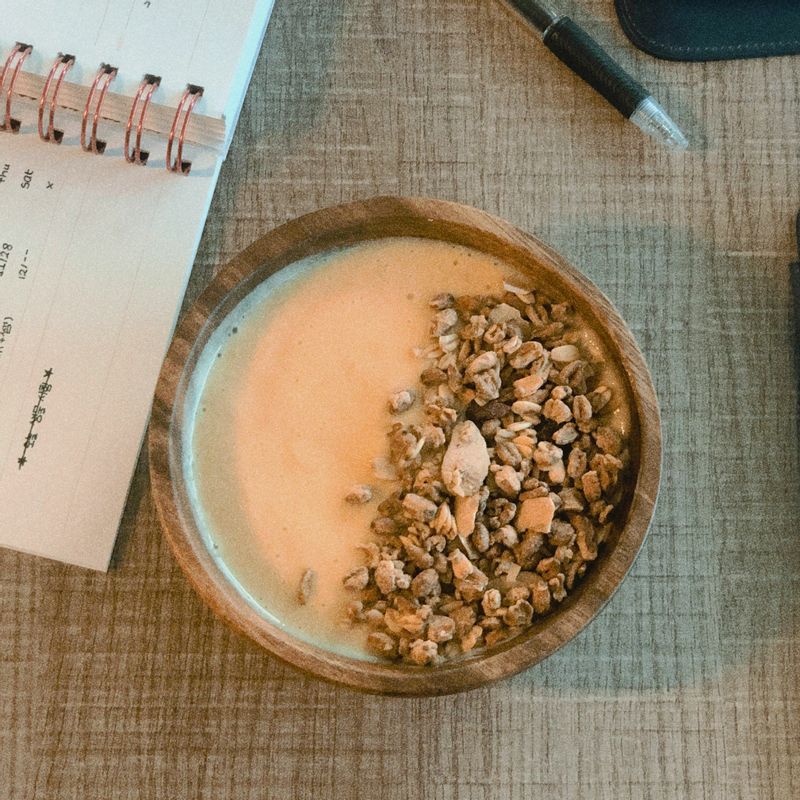 스무디볼을 자주 만들곤 하는데 이런 예쁜 볼에다가 담을수가 있어서 매일 아침이 한 층 더 기분 좋아지는 것 같아요. 고마워요, 너무 마음에 들어요. 예쁘게 잘 쓸게요 :)  #스무디볼