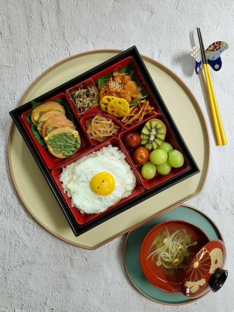 옛날 도시락 버전으로 도시락 통에 담아봤어요~~^^ ##옛날도시락#분홍소세지#김치볶음#추억의도시락#아들혼밥