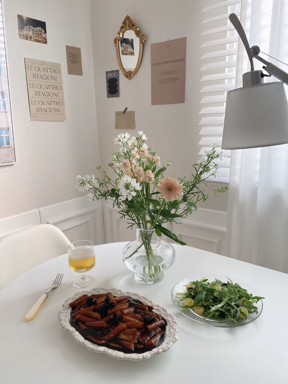 우리의 떡볶이 사천 짜장 맛 너무 맛있어요🖤 떡볶이 은근히 만들기 어려운데 밀키트로 만드니 간편하고 직접 만든것보다 훨씬 맛있어요  특히 사천 짜장이라 매콤해서 느끼하지 않아 더 맛있어요   #떡볶이 #사천짜장떡볶이 #우리의떡볶이 #간식 #브런치 #저녁식사 #야식 #안주 #밀키트 #간편식 #저녁추천 #가족식사