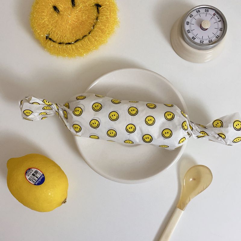 레몬딜버터 간단한듯 하면서도 여러 재료 사기 번거로워서 만들기가 쉽지 않았는데 키트가 있으니 너무너무 편해졌어요 버터도 맛있는 이즈니 버터여서 넘 맛있고 스마일 포장지도 귀욤 뽀짝해요 레몬딜버터 한 번 만들어 놓으면 빵에도 발라 먹고 스테이크 파스타 등등 다양한 요리에 사용하기 좋답니다 #레몬딜버터 #레몬딜버터키트 #밀키트 #버터 #만능버터