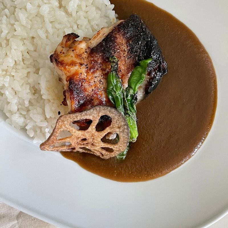 닭다리살 에어프라이어에 굽고 꽈리고추도 굽고, 내 맘대로 토핑해서 먹는 카레가 최고!😋