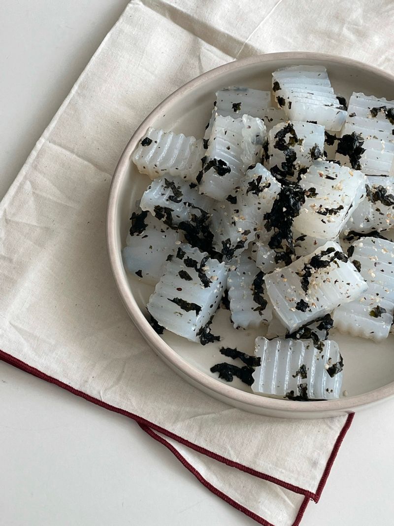 도토리묵도 좋지만 저는 청포묵이나 동부묵을 고소하게 무쳐 먹는걸 더 좋아해요!