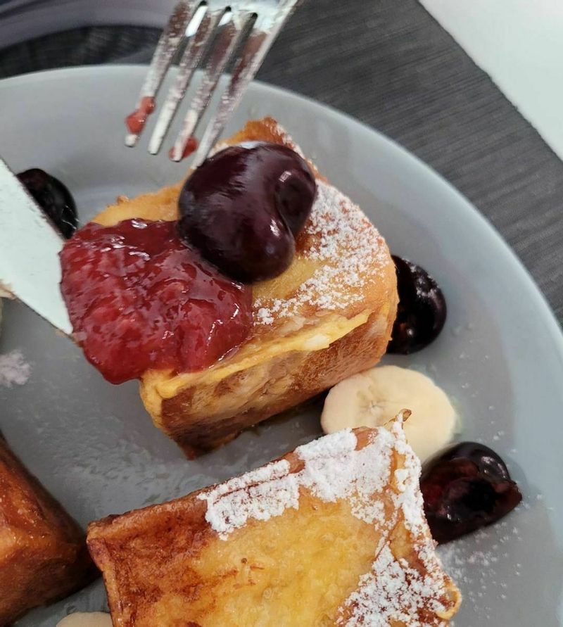 딸기잼 곁들여 먹으면 세젤맛♡