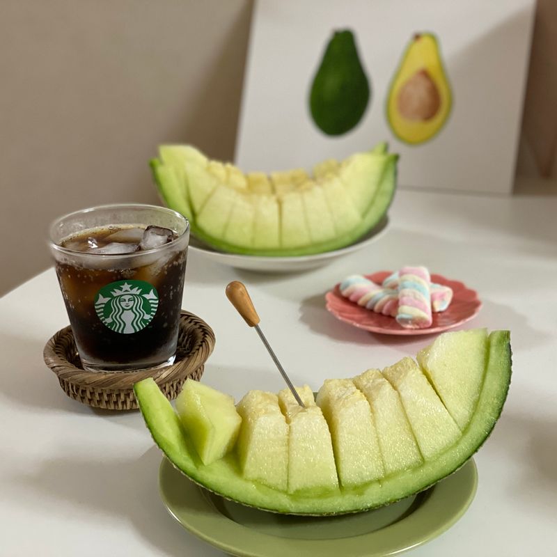 늦은 밤 디저트 😋 요새 멜론 넘 맛있어요!🍈