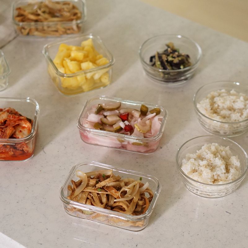 밥찬을 만드는 날! 쉽지만 또 은근 어려운 어묵볶음을 우리의식탁 레시피로 만들어봤어요:)  실패없는 맛, 가족들이 좋아하네요~  #어묵볶음 #반찬 #반찬만들기 #집밥