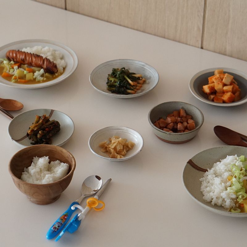 주말엔 카레라이스로 해결! 너무 짜지않은 장순필소시지가 아이도 함께 먹기 좋네요!  #주말 #아점 #집밥 #카레 #카레라이스 #장순필소시지 #소시지