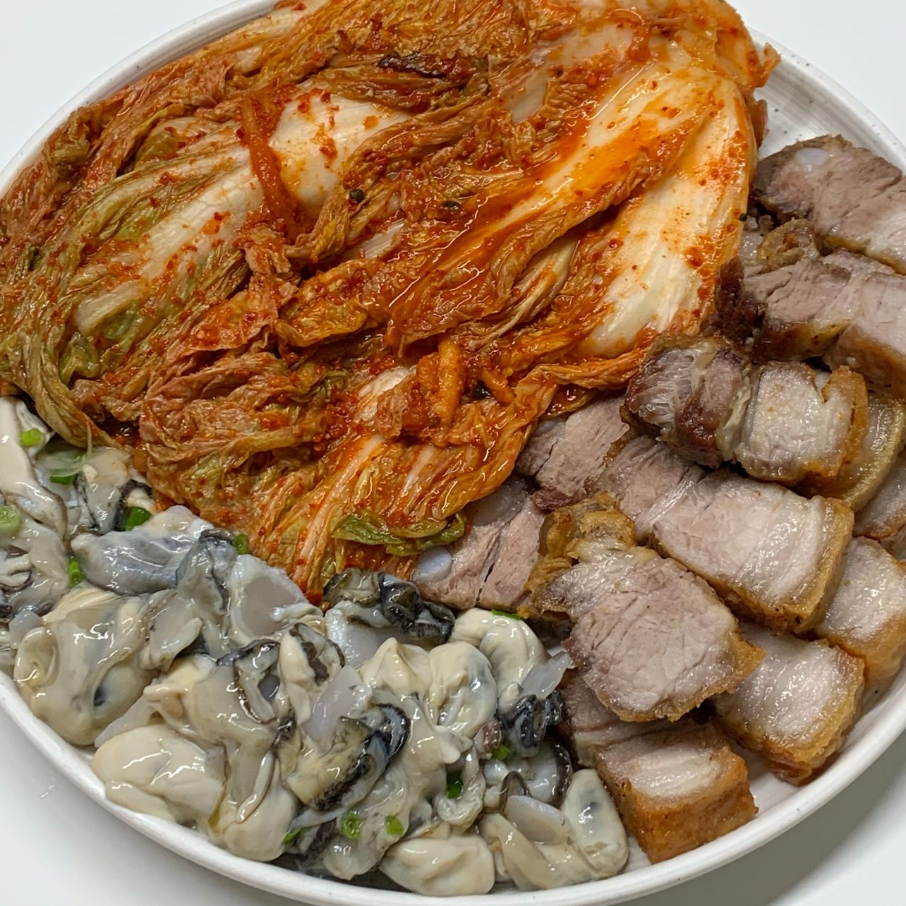 김장김치 보쌈에 굴조합  요맘때 꼭 먹어줘야해요   #김장김치 #통삼겹구이 #굴 #굴보쌈 #굴요리 #계절요리