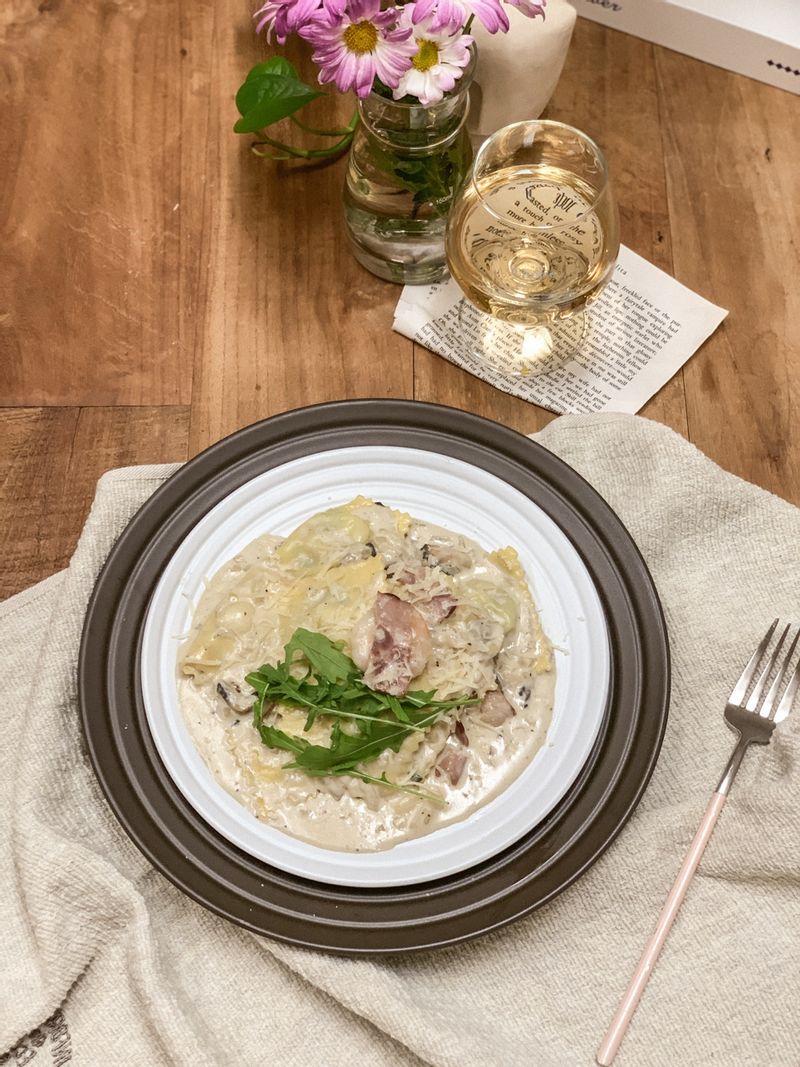 반죽부터 소까지 직접만든 생면 라비올리 새우다져 소를 만들고 꾸덕한 크림베이스로 만들어 진짜 맛있어요 #라비올리