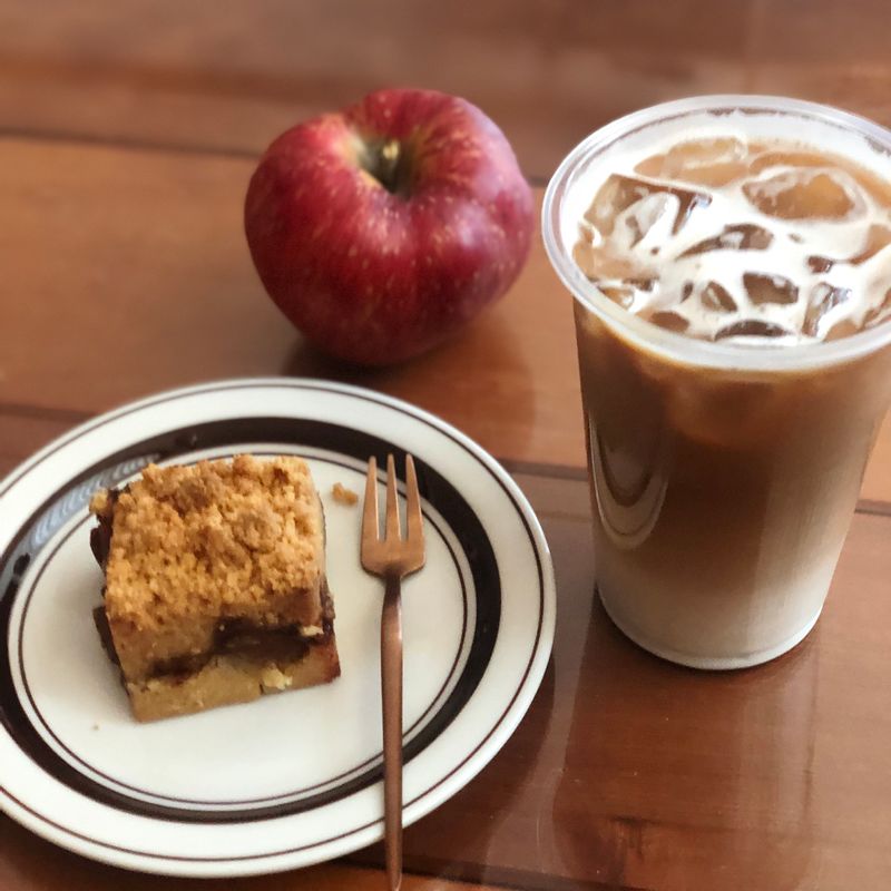 가을 사과와 시나몬, 버터향이 풍부하고 꼬수운 애플크럼블