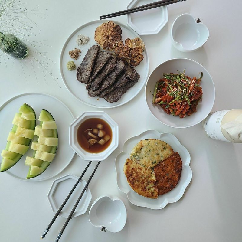 명절에 빼 놓을 수 없는 녹두전을 색다르게 먹어보았어요. 치즈맛 고추맛 고기맛 등 다양한 녹두전 먹는 재미가 있네요.  #무자기 #막걸리안주 #명절음식 #녹두전