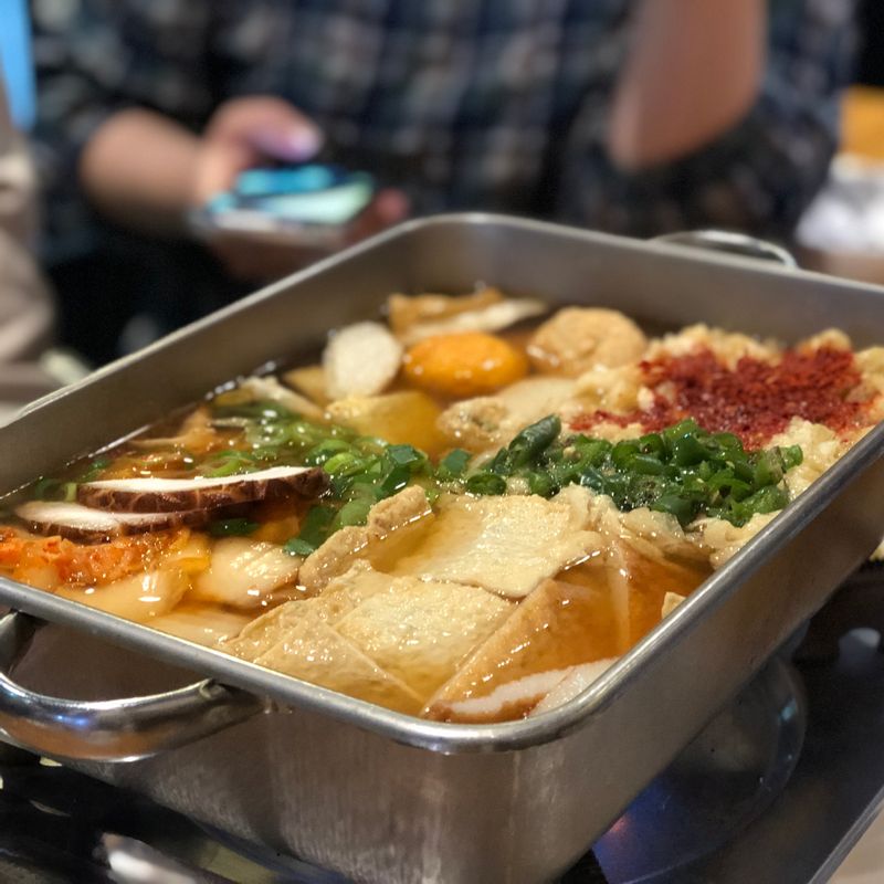 별거 넣지 않아도 언제나 진리인 오뎅탕! 집에서도 이자카야 못지 않게 분위기 낼 수 있더라고요 🍢❤️🔥  #술안주 #홈파티 #초대요리 #오뎅탕 #온더테이블