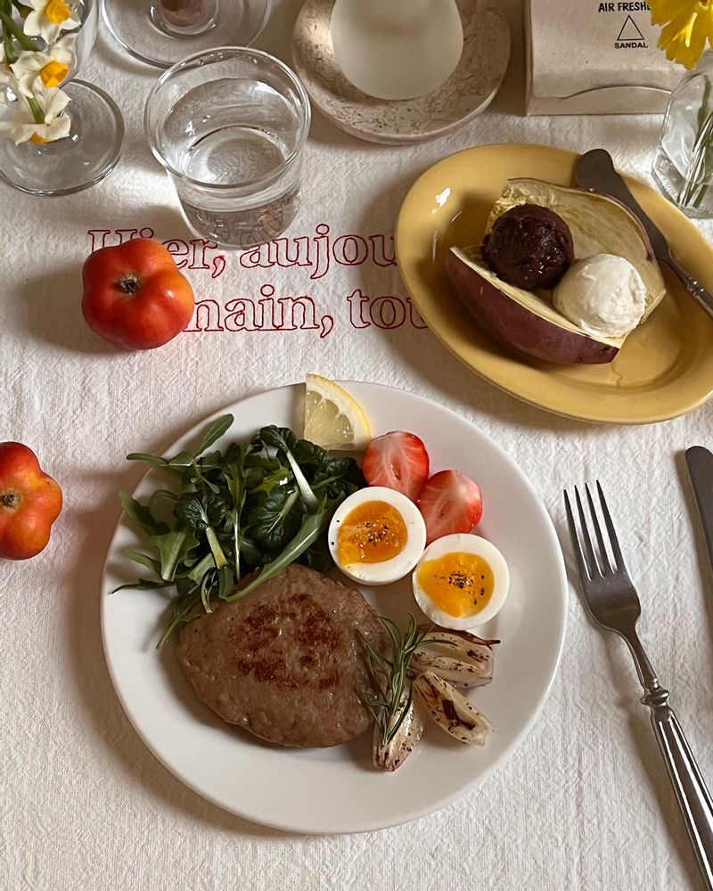 닭가슴살 함박스테이크 별 기대 안 했는데 촉촉하고 부드러워서 순삭했다 🤤✨✨  #닭가슴살 #저녁 #클린