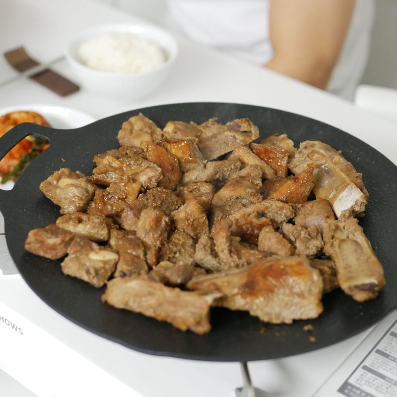 갈비가 부드럽고 맛있네요 :)