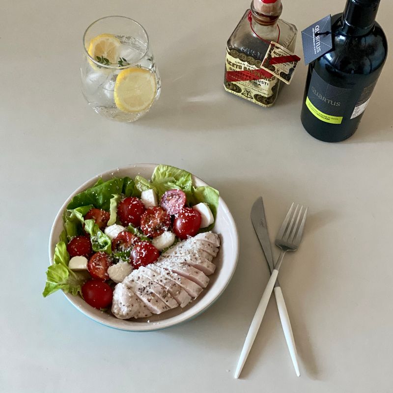 닭가슴살 샐러드! 퍽퍽한 닭가슴살도 수비드로 먹으면 너무너무 촉촉해요❤️  #닭가슴살샐러드 #샐러드 #닭가슴살수비드