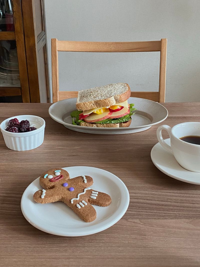 이모티콘과 똑 닮은 샌드위치🥪  #샌드위치