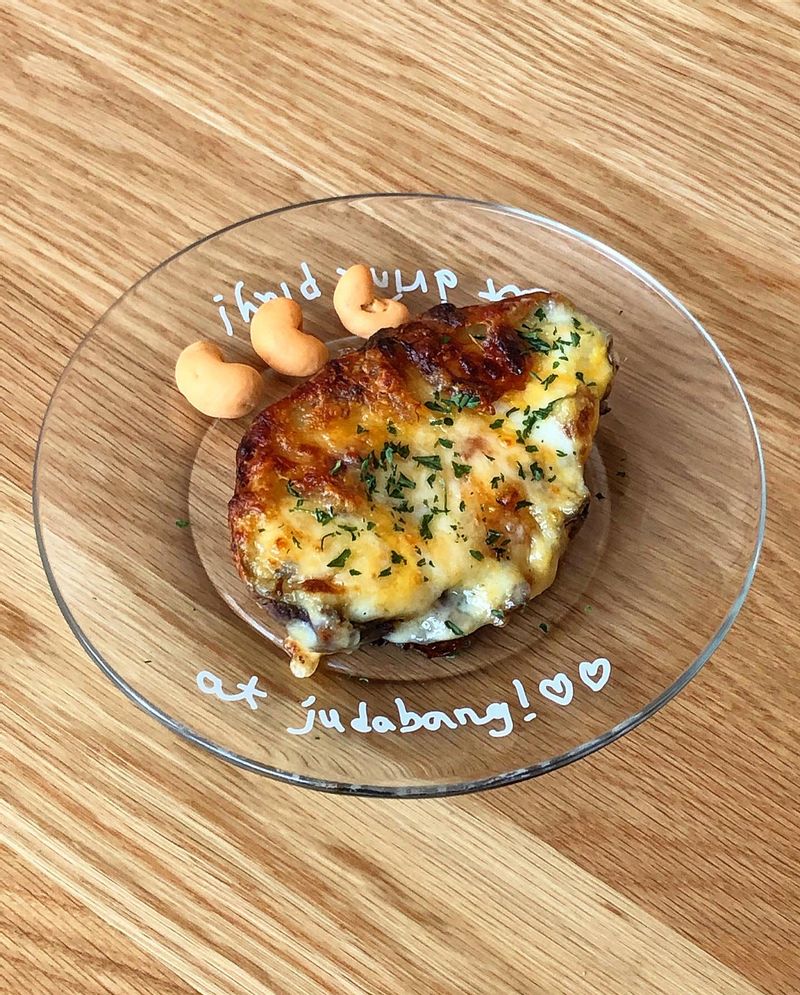 달콤하고 짭잘하고 또 고소한 허니 버터 고구마  올 해 겨울 내내 간식으로 자주 해먹을것 같은 🥨  #허니버터고구마 #고구마 #치즈