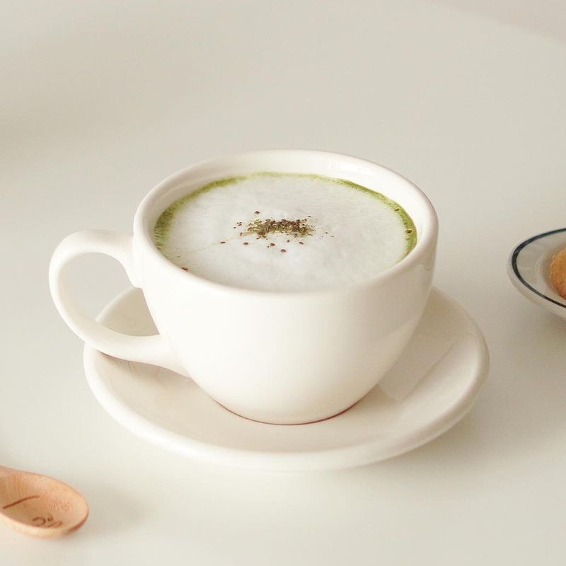 따뜻한 말차 라떼 따수운 음료의 계절이네요 🙂