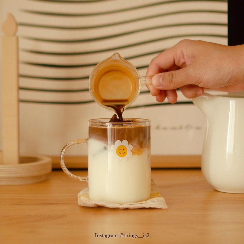 아직 낮엔 시원한 커피가 생각나요 🙂  #홈브런치 #아이스커피 #라떼