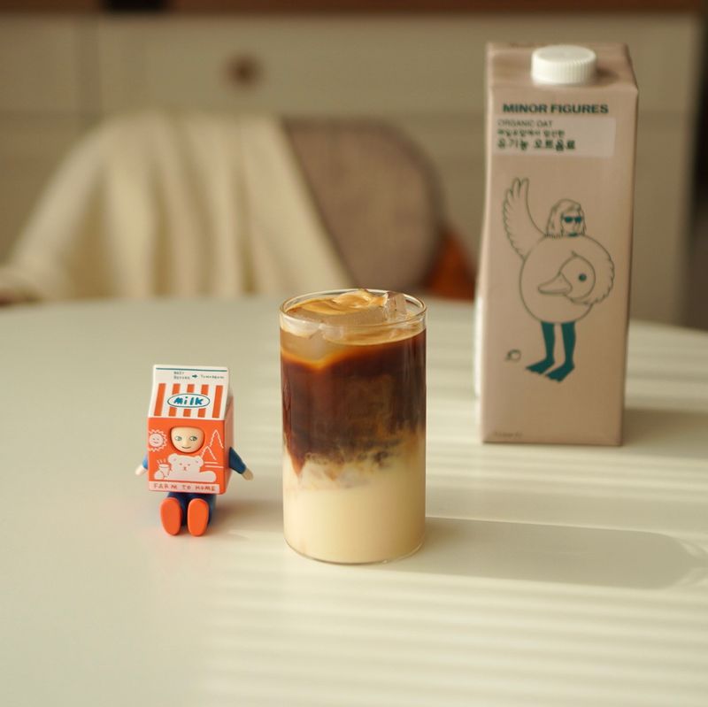 귀리 음료로 라떼 만들었어요 :) 가볍게 즐기기 좋아요 #홈카페 #귀리음료 #귀리라떼 #오트밀크