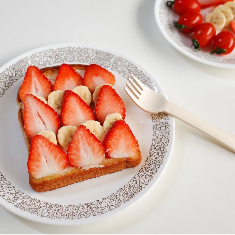 홈브런치로 예쁘게 먹기 좋은 딸기 오픈토스트 #홈파티 #홈브런치 #토스트 #오픈토스트 #디저트 #딸기 #브런치