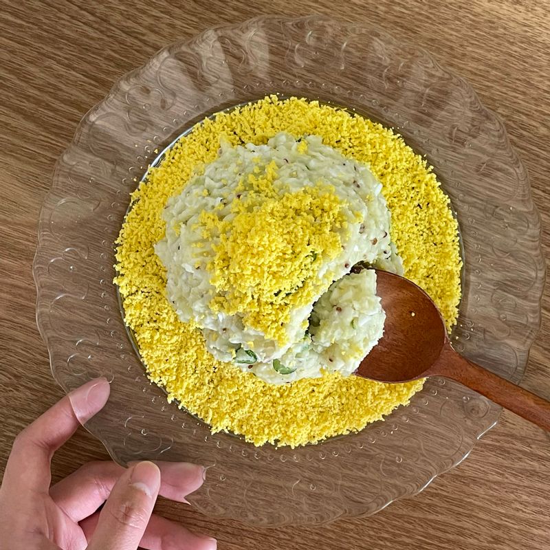 노랑 노랑 계란노른자를 많이 뿌려보았는데 더 먹음직스럽고 이뻐보여요 💛