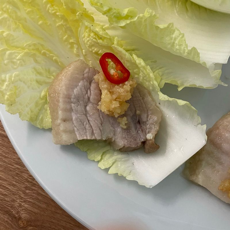 배추에 싸서 와앙😆 먹으면 아주 행복한 맛이랍니다✨