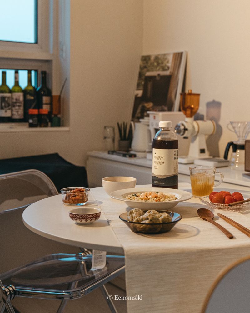 비도 오고, 밥도 하기 귀찮을 땐 전부 간편식으로 차린 한 상! 요즈음은 간편식도 무시 못할 수준이더라구요🤭 #집밥 #온더테이블