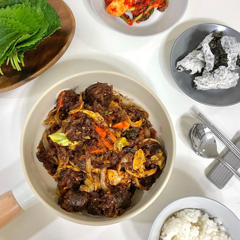 🌶순대볶음 분식메뉴 중 빠질 수 없는 순대! 순대볶음이 정말 먹고싶은데, 딱 이 집이다싶은 곳이 없더라구요🥲 그냥 내가 해 먹자 싶어 우리의식탁 레시피로 뜍딱! 밥 한 공기 뚝딱🍚🍚 #순대볶음 #순대 #간식 #김부각 #분식