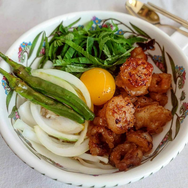 🥣호르몬동🥣 수제양념한 대창을 듬뿍 올린 호르몬동입니다